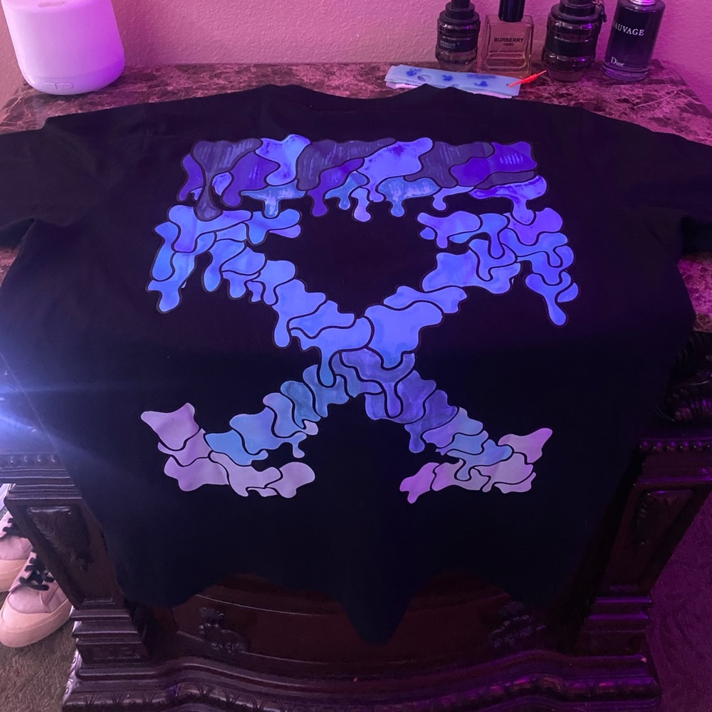 Off-white T shirt